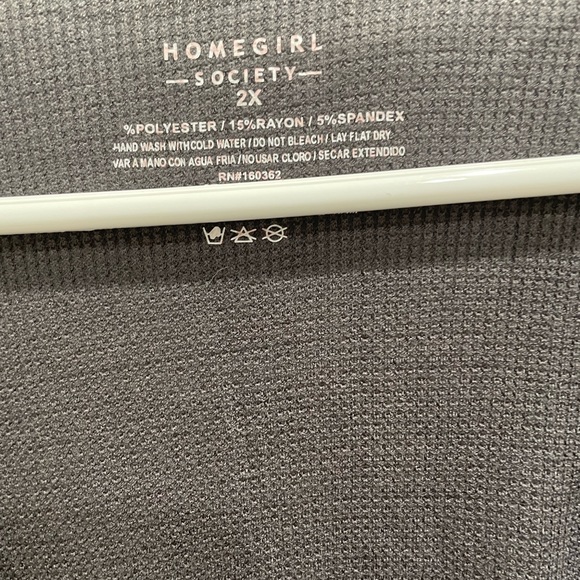 🌹Bundle Women’s size 2x Home Girl T-shirt. Cross & Bones. 🌹 - Picture 1 of 5